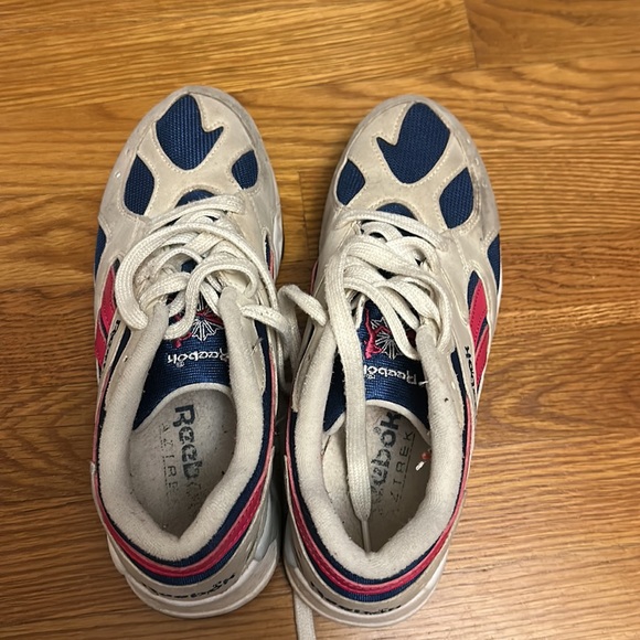 Vintage Reebok sneakers🩷💙 - Picture 3 of 6